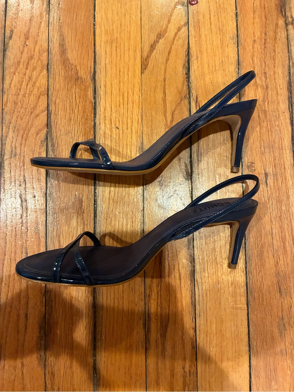 ๐ก๐ช๐ข๐ง: SCHUTZ ๐
REVOLVE - Picture 10 of 16